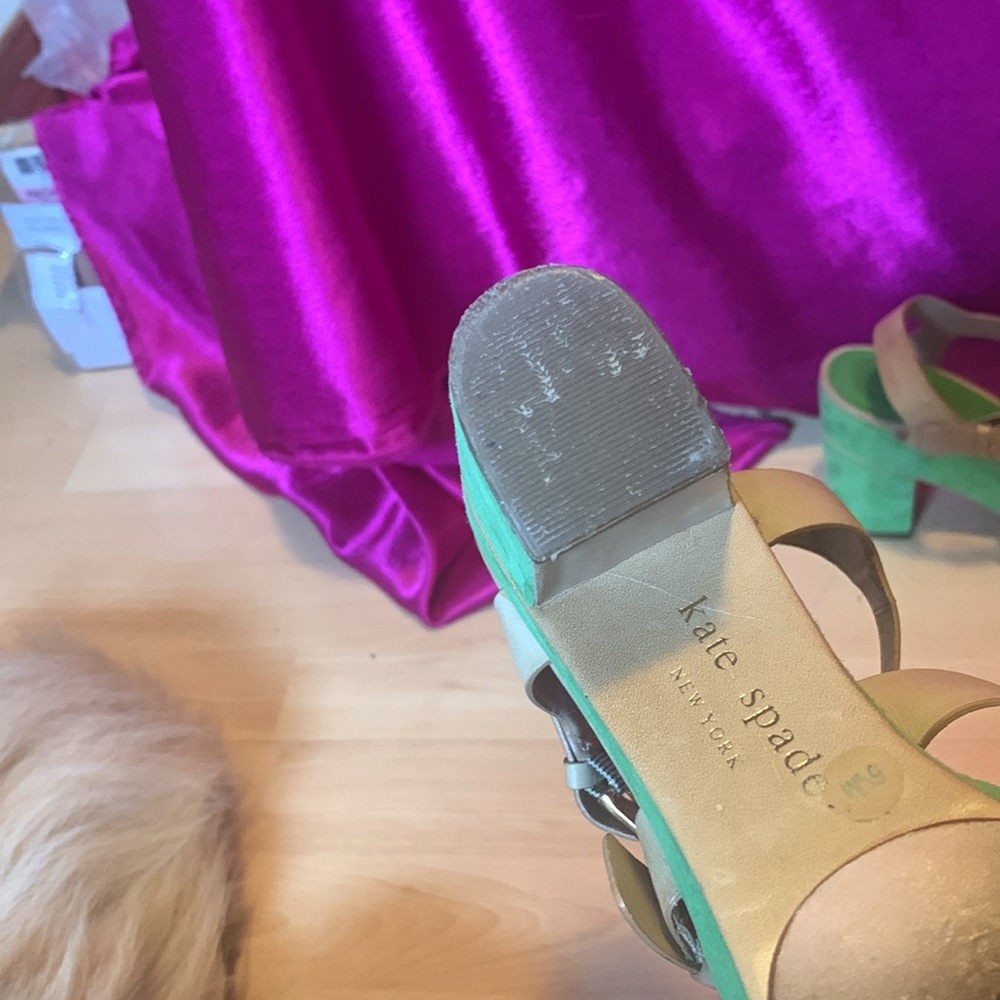 Kate Spade size 6 1/2 light brown leather and green suede sandal,2 broken straps - Picture 5 of 11